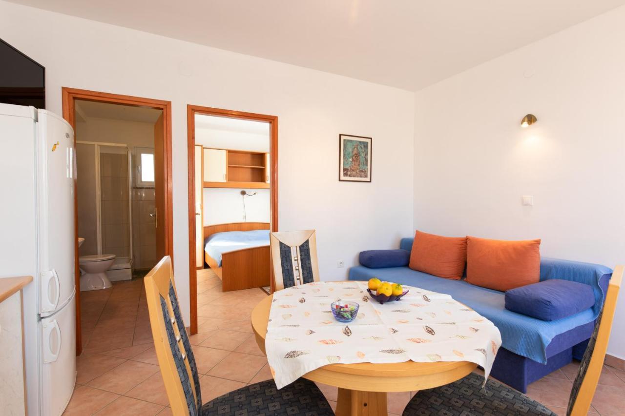 1-Bedroom Apartment In Krk - Steps From The Beach! Krk Town Exterior foto