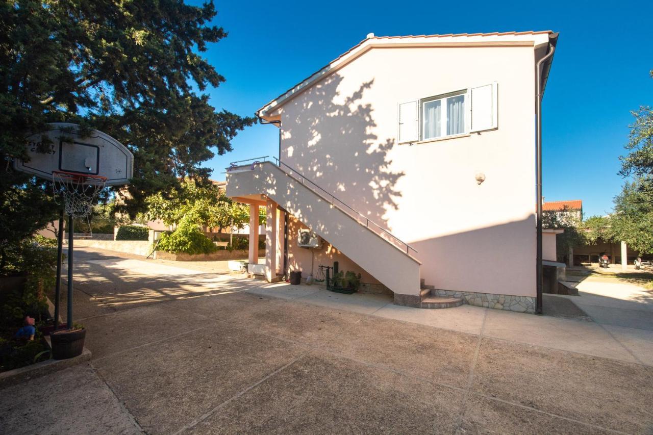 1-Bedroom Apartment In Krk - Steps From The Beach! Krk Town Exterior foto