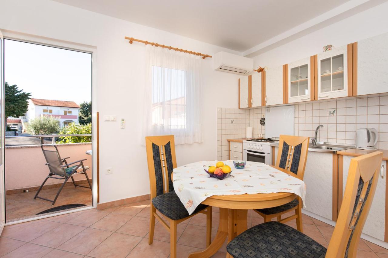 1-Bedroom Apartment In Krk - Steps From The Beach! Krk Town Exterior foto